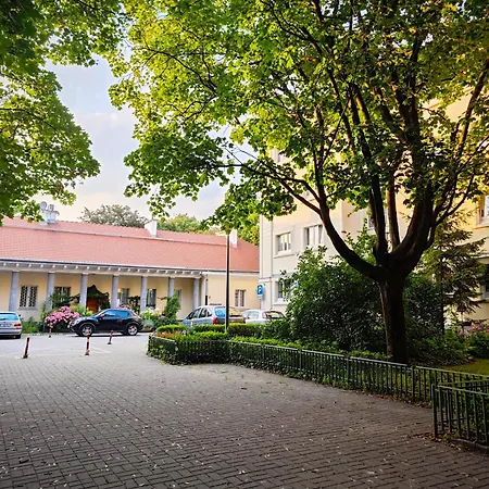 Apartment Metro Retro Center